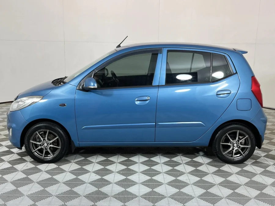 Used 2015 Hyundai i10 1.1 Motion - WeBuyCars JHB South