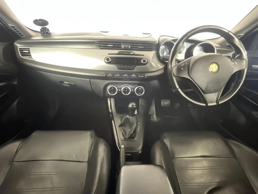 Used 2013 Alfa Romeo Giulietta 1.4TBi Exclusive - WeBuyCars Richmond Used 2013 Alfa Romeo Giulietta 1.4TBi Exclusive - WeBuyCars Richmond