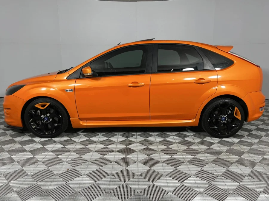 Used 2010 Ford Focus ST 5-door - WeBuyCars Richmond