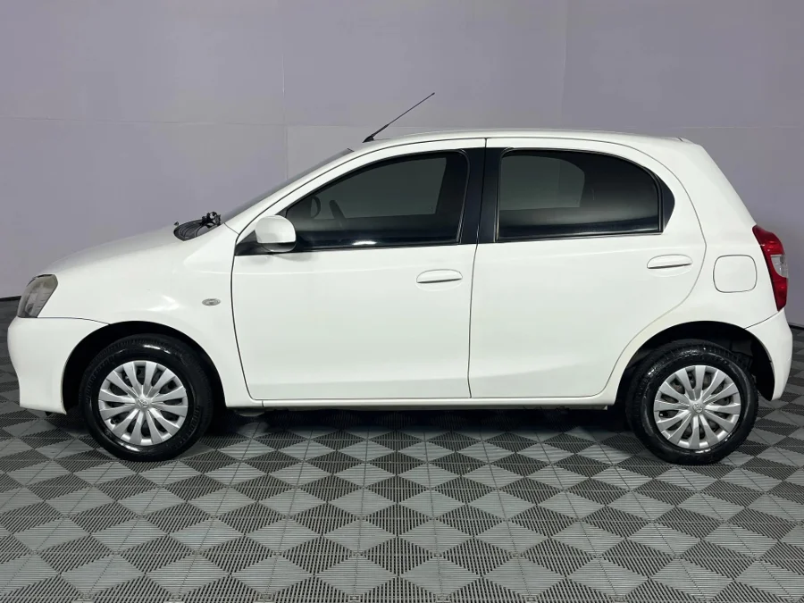 Used 2013 Toyota Etios hatch 1.5 Sprint - WeBuyCars Rustenburg Used 2013 Toyota Etios hatch 1.5 Sprint - WeBuyCars Rustenburg