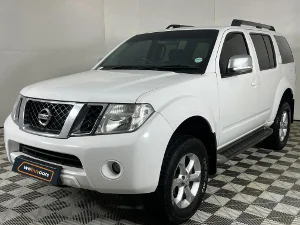 Used 2014 Nissan Pathfinder 2.5dCi SE auto