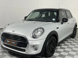 Used 2018 MINI Hatch Cooper Hatch 5-door Seven 7 Used 2018 MINI Hatch Cooper Hatch 5-door Seven 7