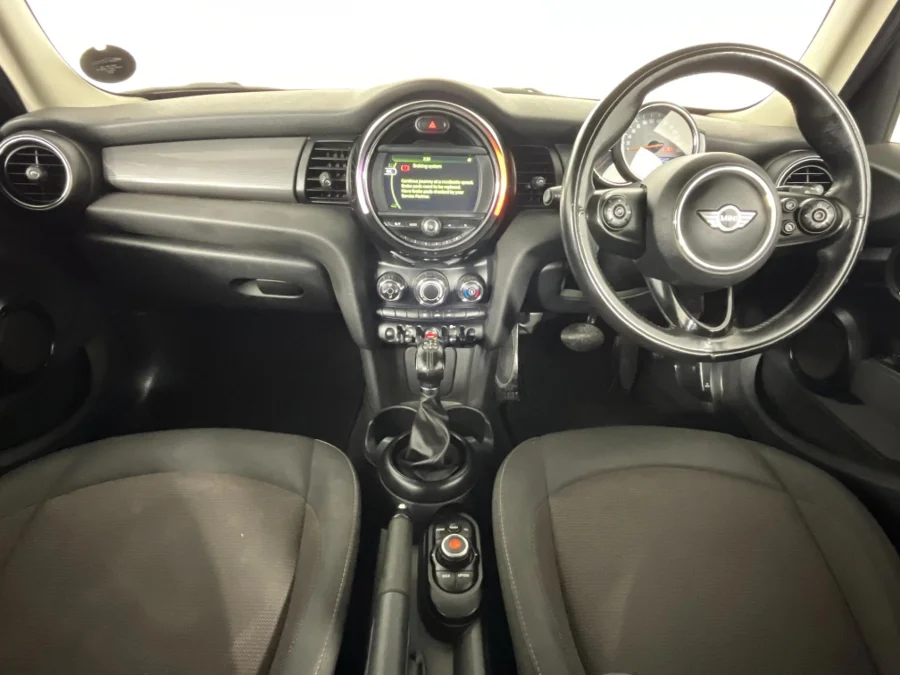Used 2018 MINI Hatch Cooper Hatch 5-door Seven 7 - WeBuyCars The Dome