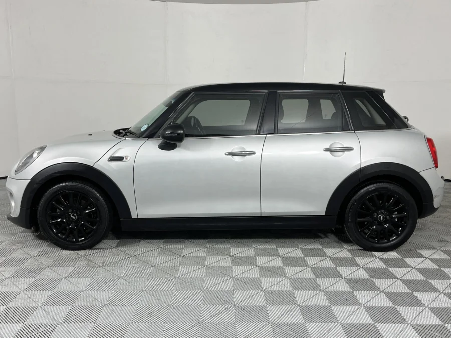 Used 2018 MINI Hatch Cooper Hatch 5-door Seven 7 - WeBuyCars The Dome