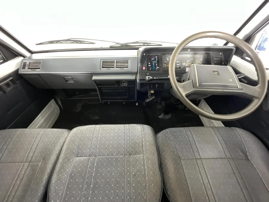 Used 2006 Toyota Hiace Hi-Ace 2200 Siyaya - WeBuyCars The Dome