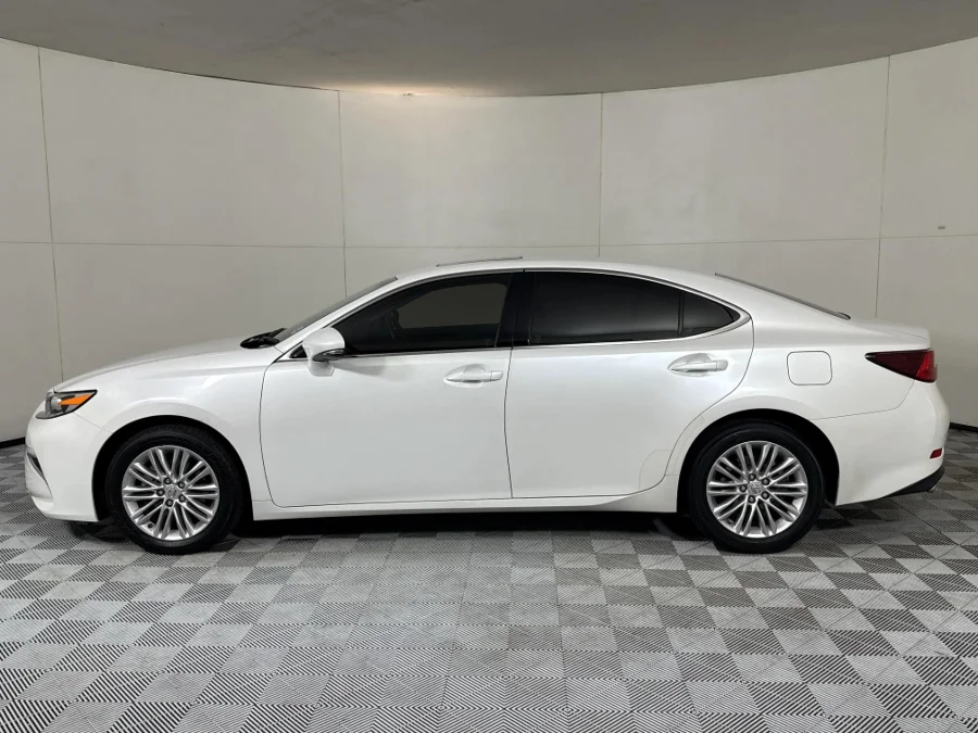 Used 2018 Lexus ES 250 EX - WeBuyCars Midstream