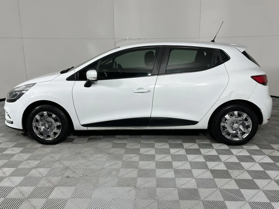 Used 2020 Renault Clio 66kW turbo Authentique - WeBuycars East London