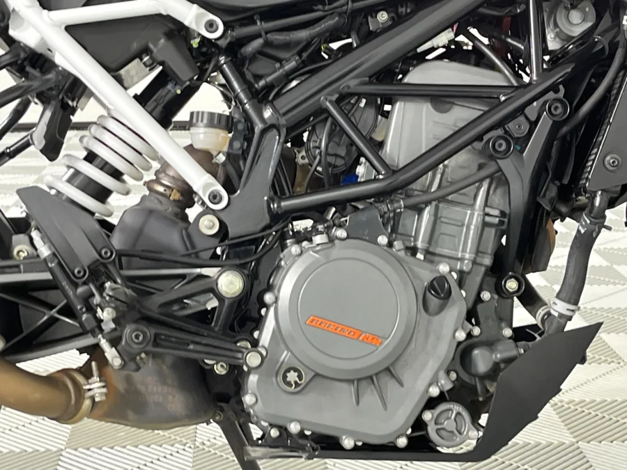 Used 2021 KTM Duke 390 Duke - WeBuyCars Silverlakes Used 2021 KTM Duke 390 Duke - WeBuyCars Silverlakes