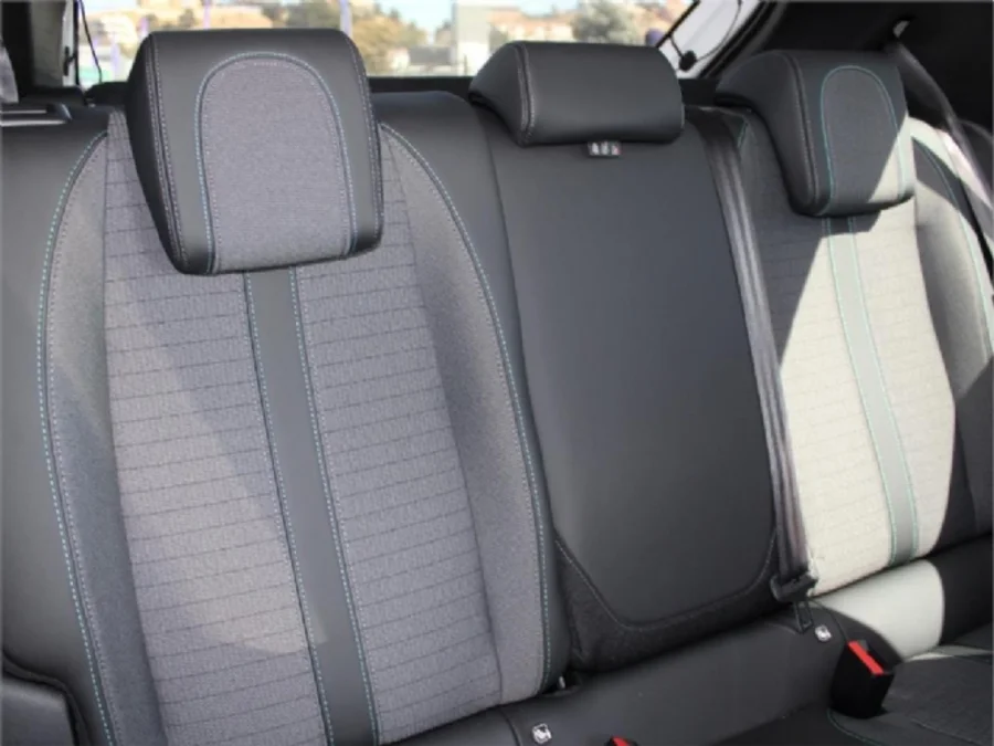 Used 2024 Peugeot 208 1.2T Allure manual - Auto 24