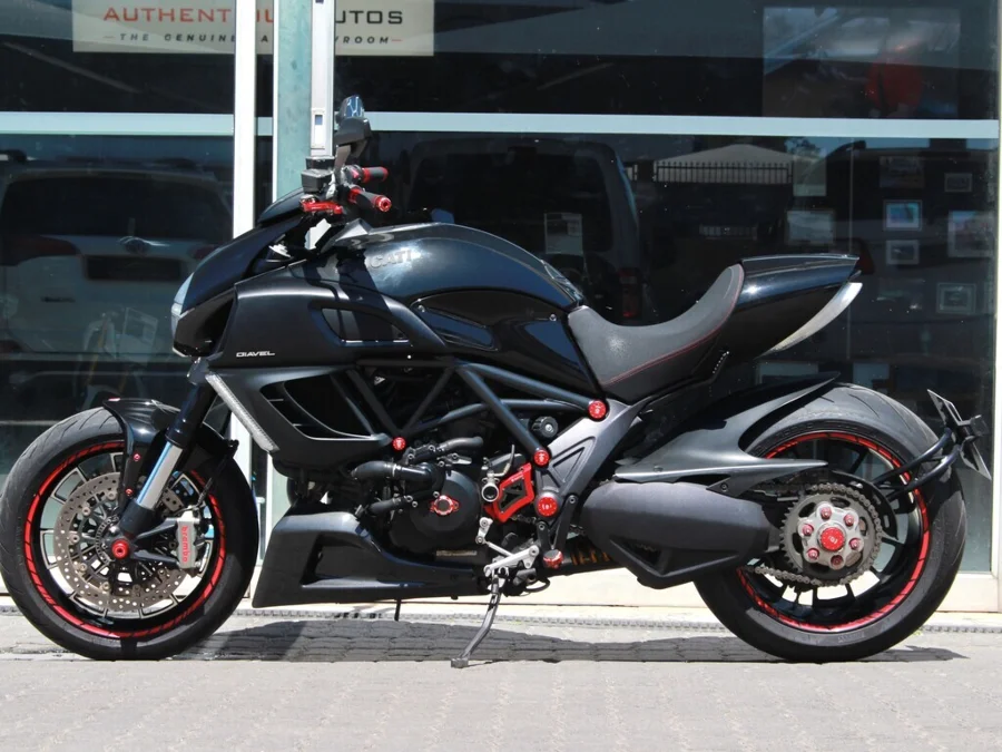 Used 2017 DUCATI 1200 DIAVEL 1200 - Authentique Autos