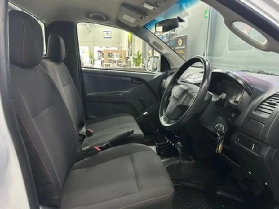 Used 2020 Isuzu D-Max Gen 6 250 single cab Fleetside safety - Prime Cars