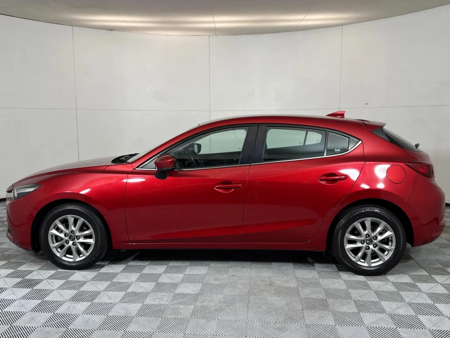 Used 2017 Mazda Mazda3 hatch 1.6 Dynamic - WeBuyCars The Dome