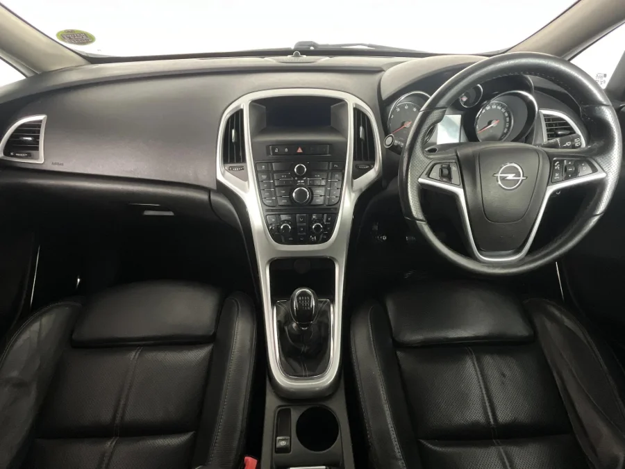 Used 2011 Opel Astra hatch 1.6 Turbo Sport - WeBuyCars George Used 2011 Opel Astra hatch 1.6 Turbo Sport - WeBuyCars George