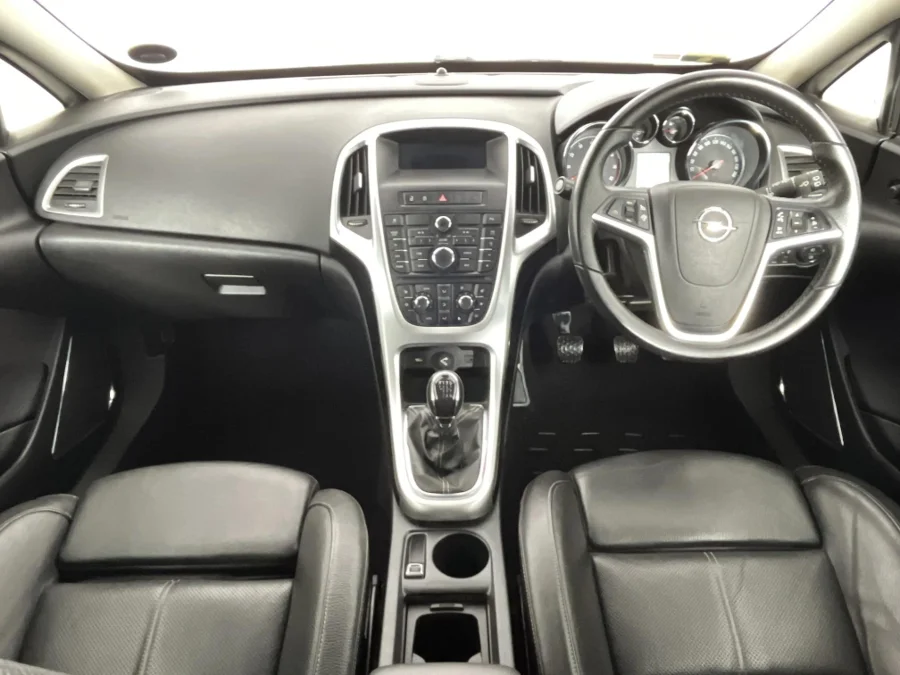 Used 2014 Opel Astra GTC 1.6 Turbo Sport - WeBuyCars Montana