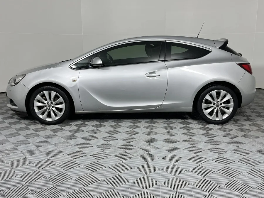 Used 2014 Opel Astra GTC 1.6 Turbo Sport - WeBuyCars Montana