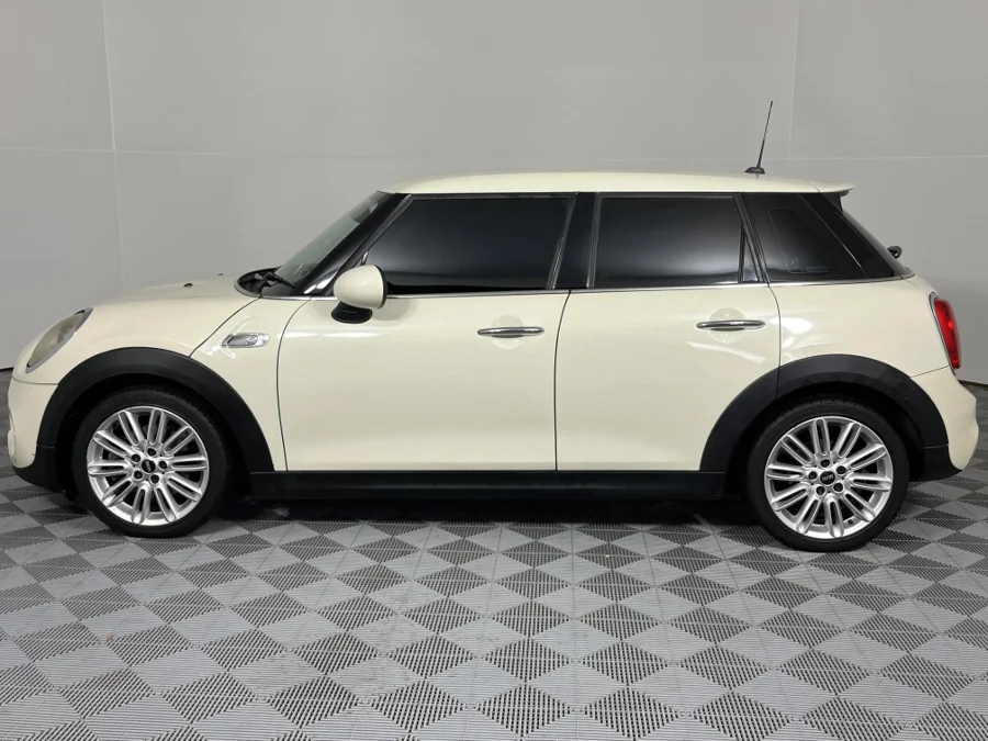 Used 2016 MINI Hatch Cooper S Hatch 5-door Seven 7 - WeBuyCars Montana