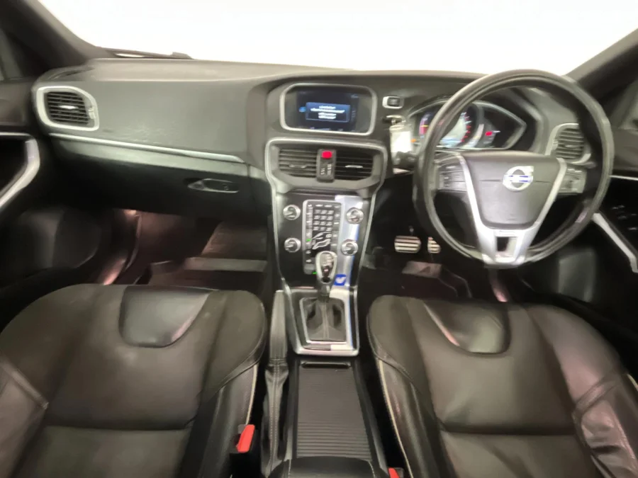 Used 2014 Volvo V40 T4 R-Design auto - WeBuyCars JHB South Used 2014 Volvo V40 T4 R-Design auto - WeBuyCars JHB South