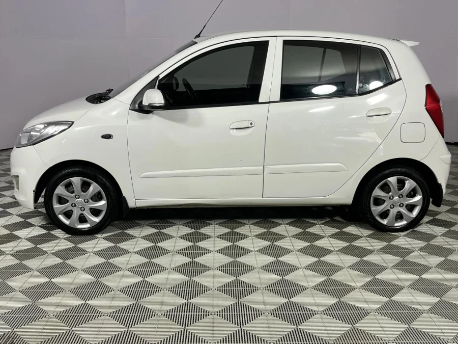 Used 2016 Hyundai i10 1.1 Motion - WeBuyCars Durban