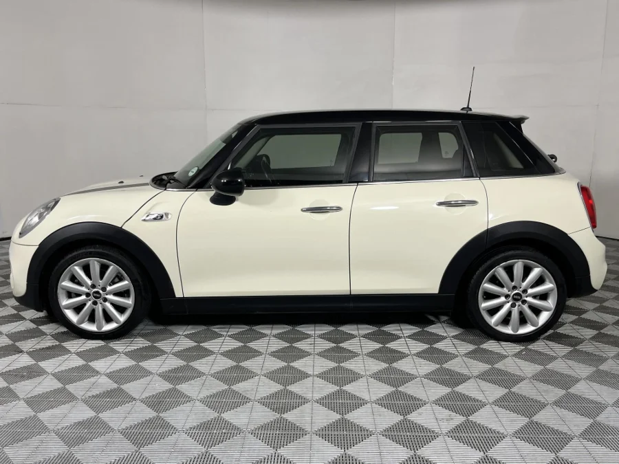 Used 2016 MINI Hatch Cooper S Hatch 5-door Seven 7 - WeBuyCars Germiston Used 2016 MINI Hatch Cooper S Hatch 5-door Seven 7 - WeBuyCars Germiston