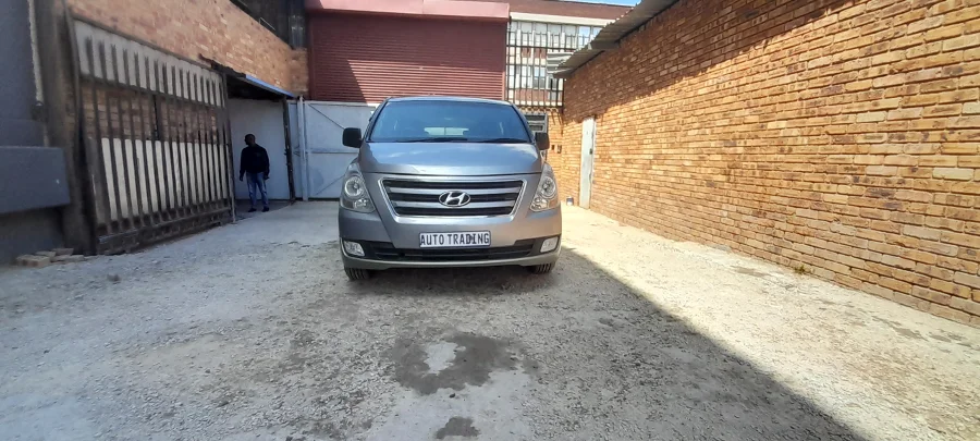 Used 2017 Hyundai H-1 2.5VGTi bus Elite 9-seater - Auto Trading