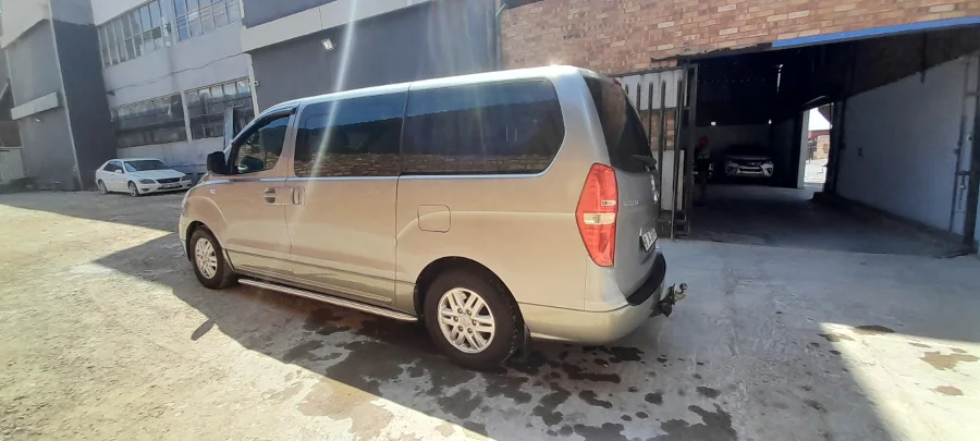 Used 2017 Hyundai H-1 2.5VGTi bus Elite 9-seater - Auto Trading