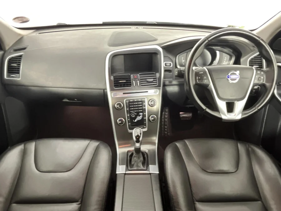 Used 2014 Volvo XC60 D3 DRIVe Essential - WeBuyCars Polokwane