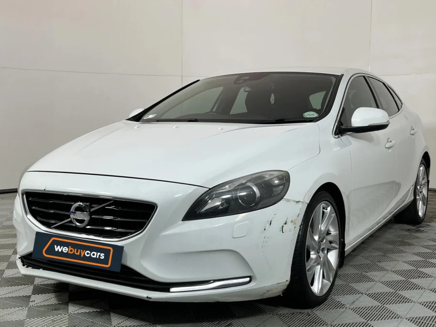Used 2014 Volvo V40 Cross Country T4 Elite auto - WeBuyCars JHB South Used 2014 Volvo V40 Cross Country T4 Elite auto - WeBuyCars JHB South
