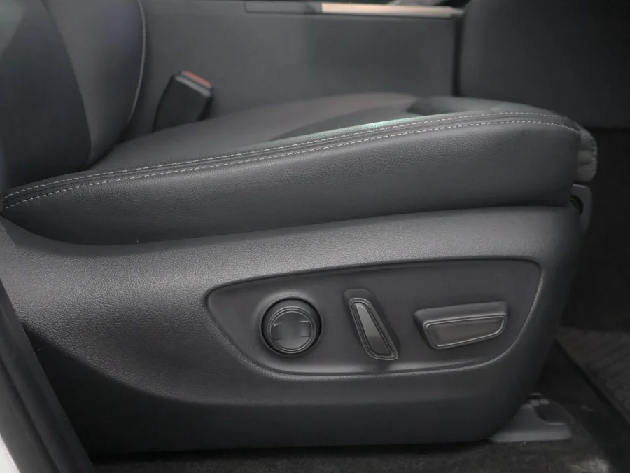 Used 2025 Toyota Land Cruiser Prado 2.8GD VX-R - SMG Toyota Cresta