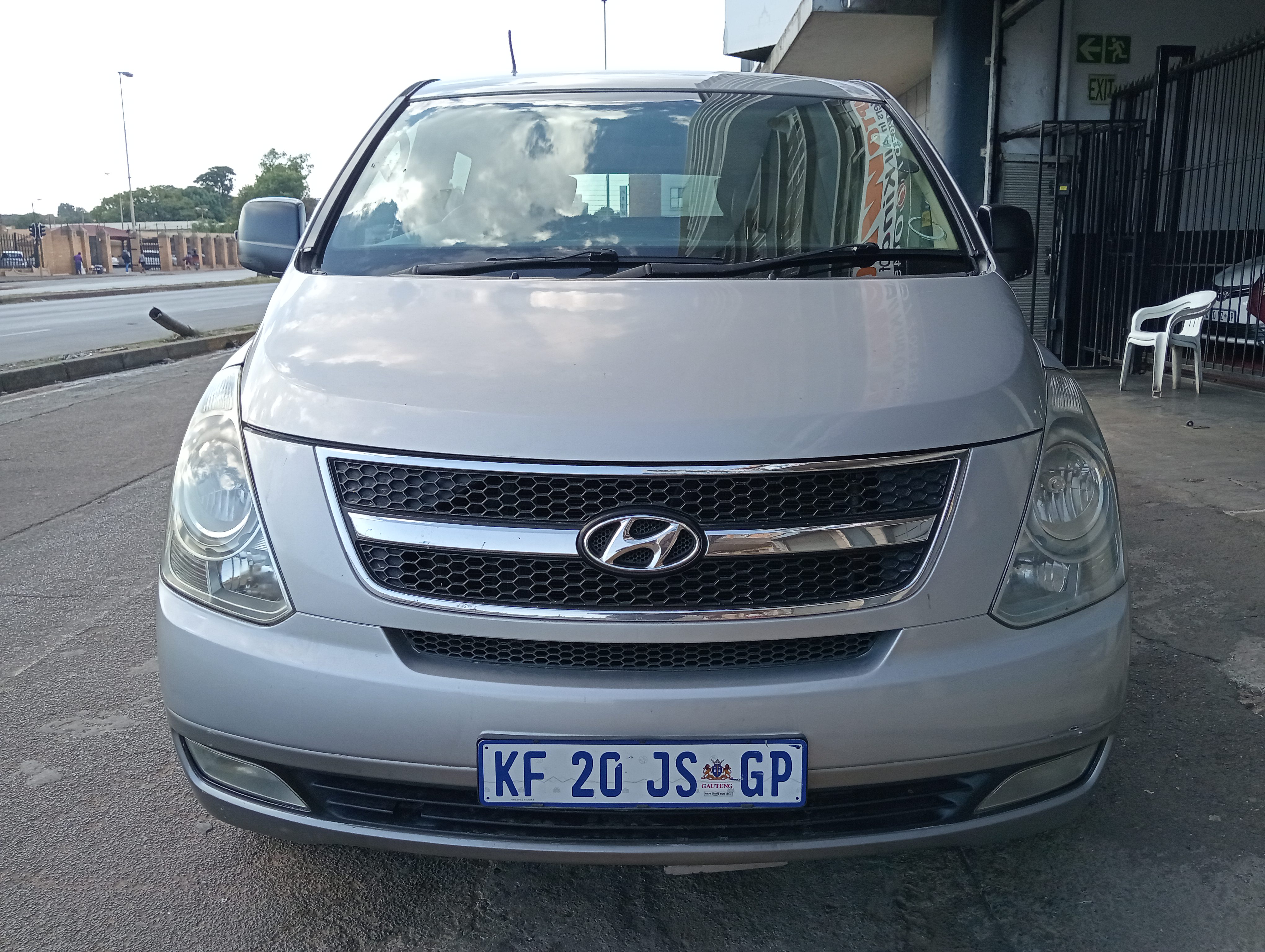 Used 2012 Hyundai H-1 2.5VGTi bus Elite 9-seater