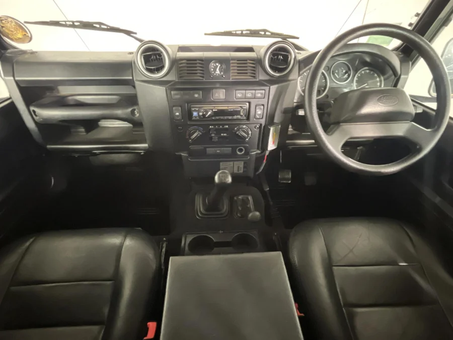 Used 2013 Land Rover Defender 110 TD station wagon S - WeBuyCars Silverlakes