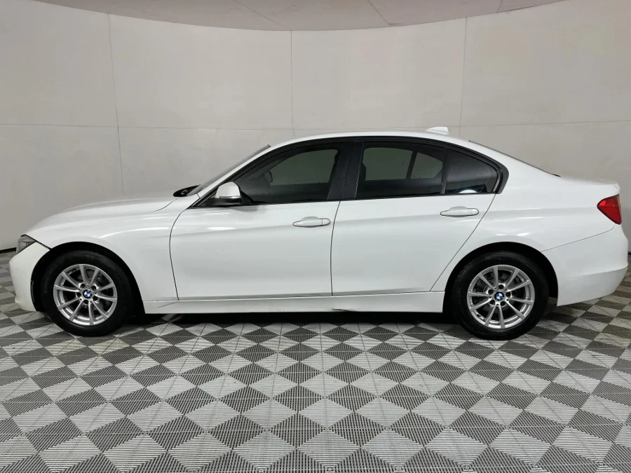 Used 2014 BMW 3 Series 320i sports-auto - WeBuyCars JHB South Used 2014 BMW 3 Series 320i sports-auto - WeBuyCars JHB South