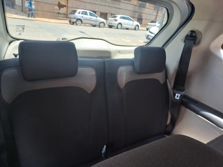 Used 2023 Renault Triber 1.0 Zen manual - Freeman Cars