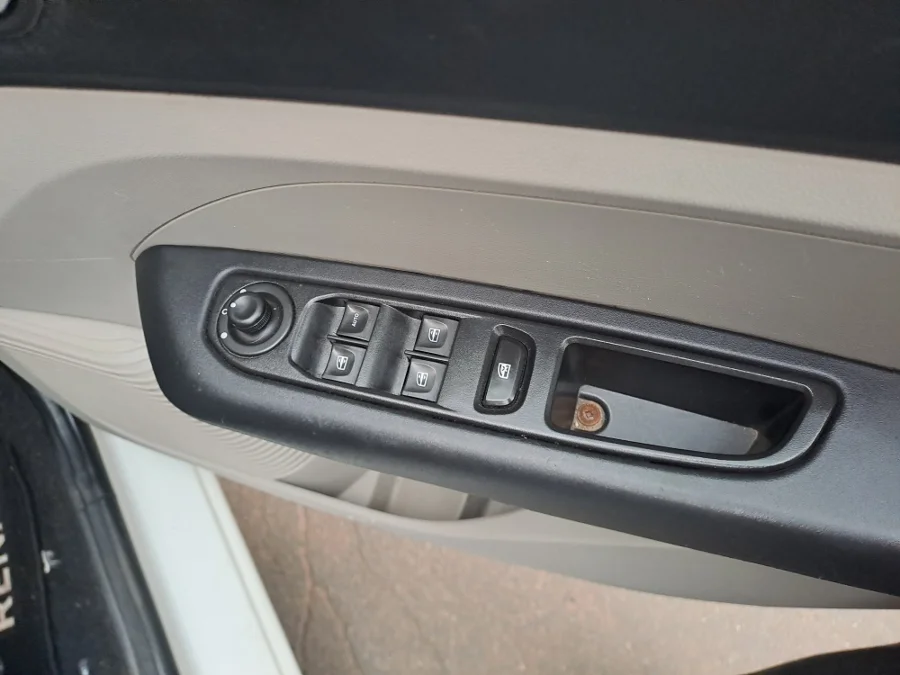 Used 2024 Renault Triber 1.0 Prestige auto - Freeman Cars