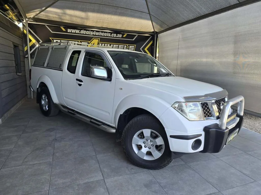 Used 2013 Nissan Navara 2.5dCi KingCab 4x4 XE - Deals 4 Wheels