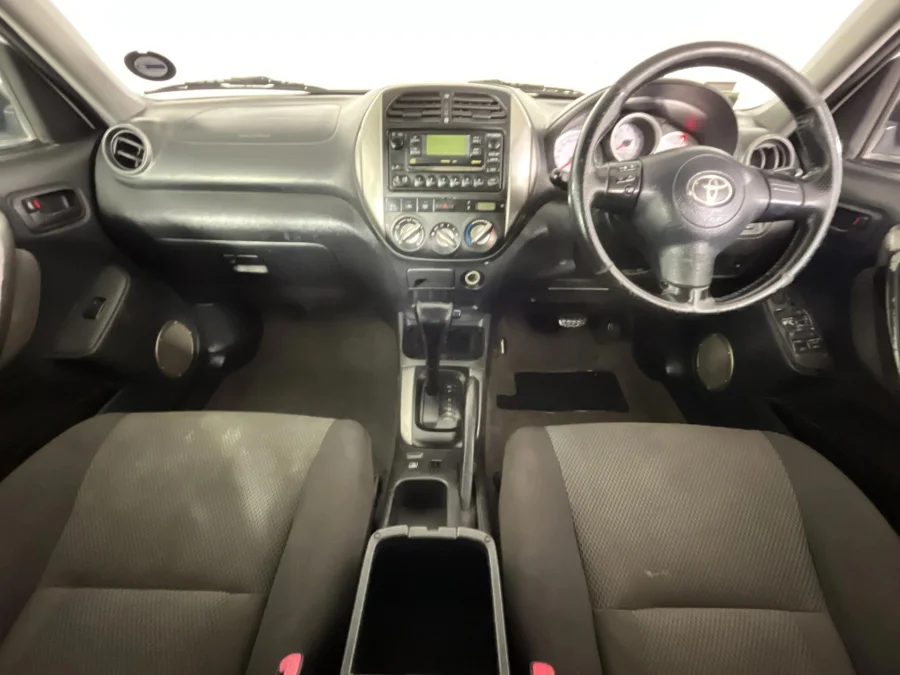 Used 2005 Toyota RAV4 200 5-door 4x4 automatic - WeBuyCars Silverlakes