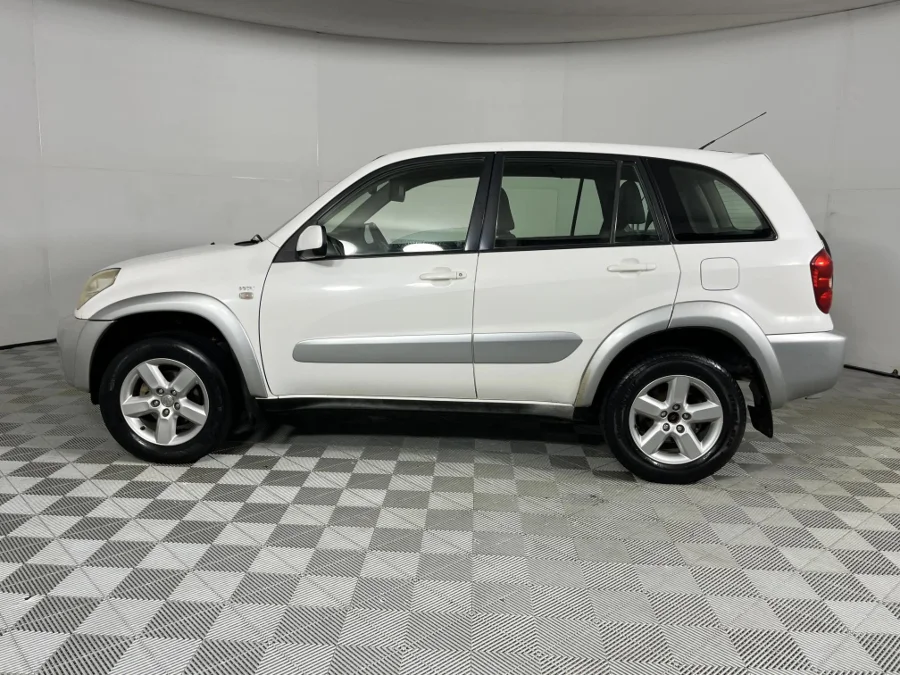 Used 2005 Toyota RAV4 200 5-door 4x4 automatic - WeBuyCars Silverlakes
