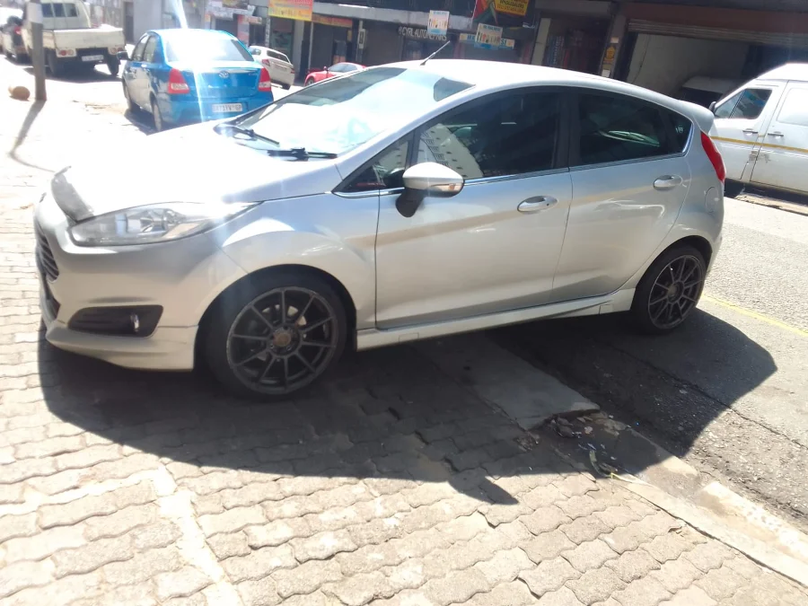 Used 2016 Ford Fiesta 5-door 1.0T Titanium - Andy Auto Used 2016 Ford Fiesta 5-door 1.0T Titanium - Andy Auto