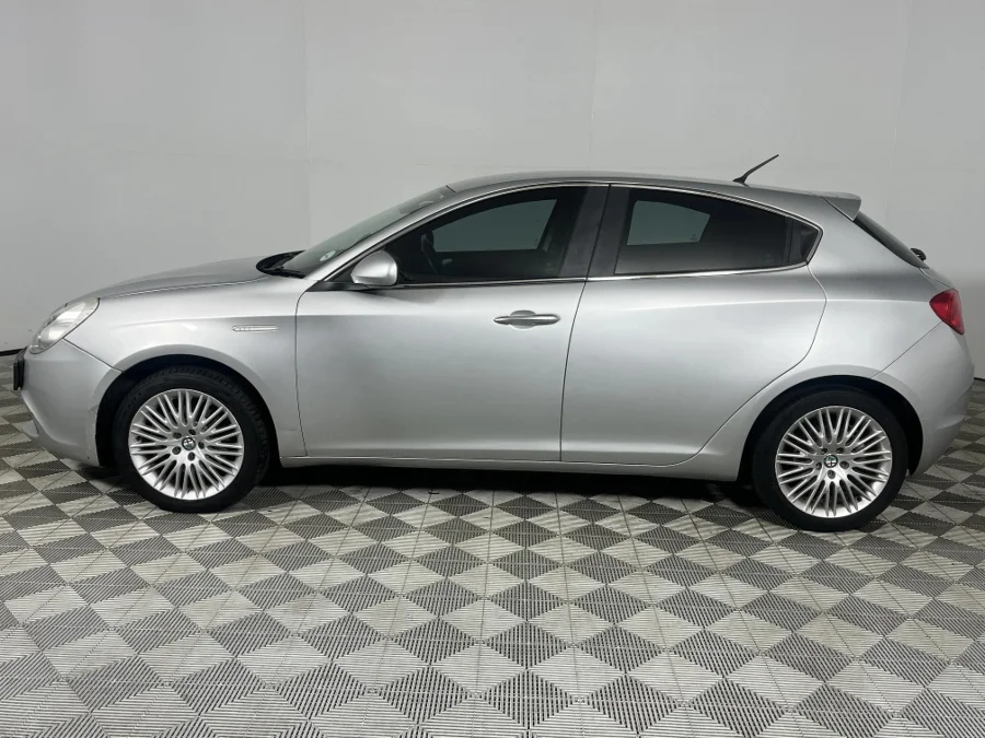 Used 2015 Alfa Romeo Giulietta 1.4TBi Distinctive - WeBuyCars George Used 2015 Alfa Romeo Giulietta 1.4TBi Distinctive - WeBuyCars George