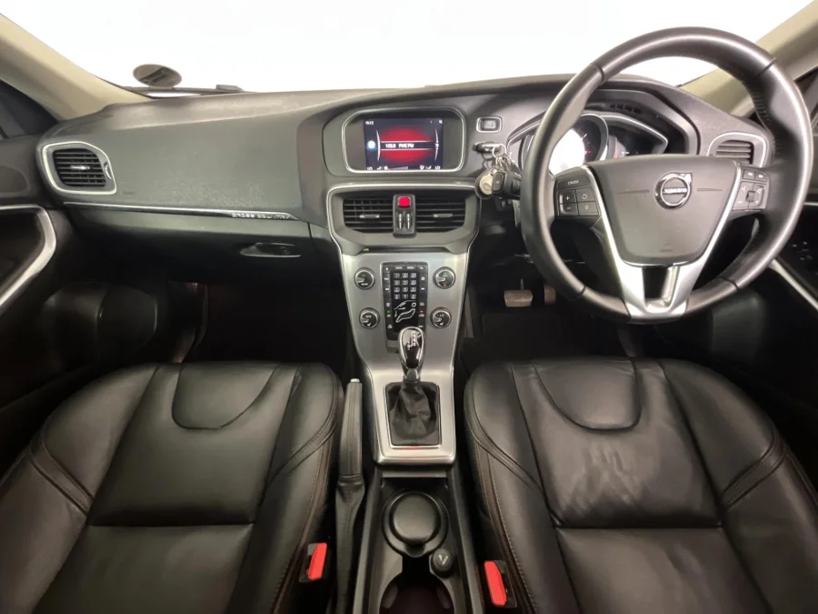 Used 2019 Volvo V40 Cross Country D3 Momentum - WeBuyCars The Dome Used 2019 Volvo V40 Cross Country D3 Momentum - WeBuyCars The Dome