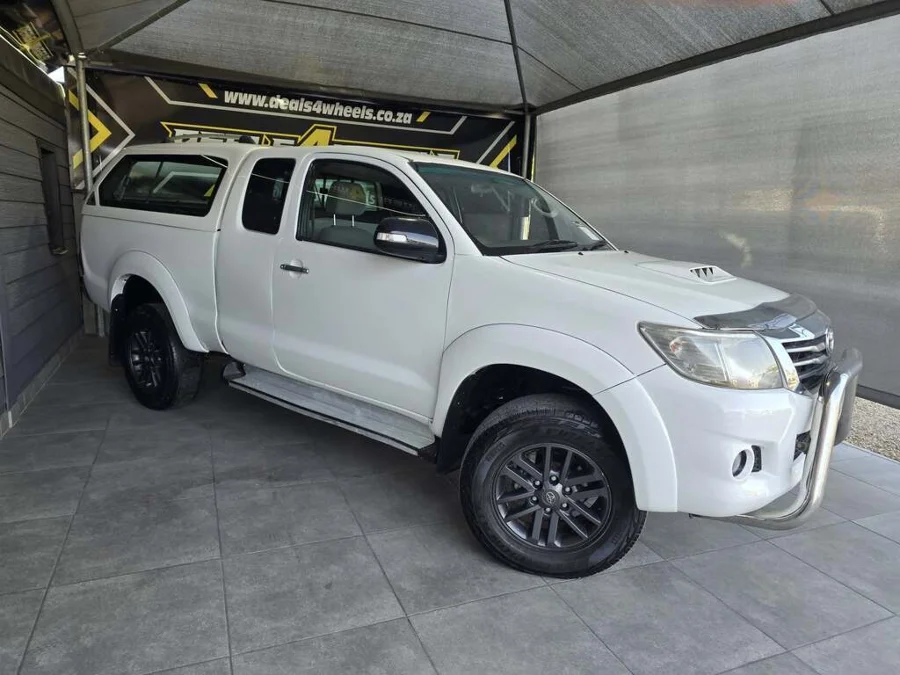 Used 2013 Toyota Hilux 3.0D-4D Xtra cab Raider Dakar edition - Deals 4 Wheels