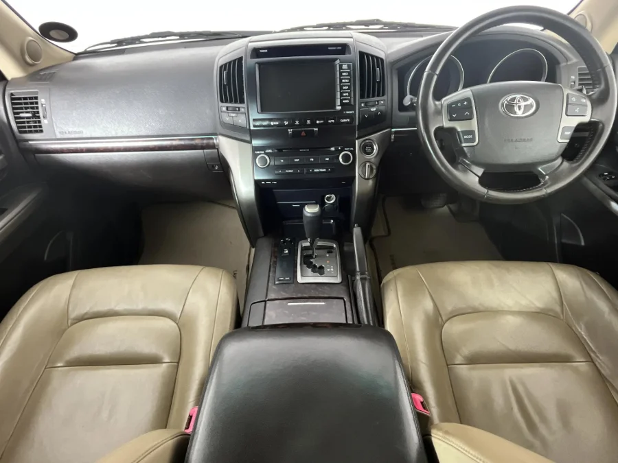 Used 2008 Toyota Land Cruiser 200 4.5D-4D VX - WeBuyCars Montana