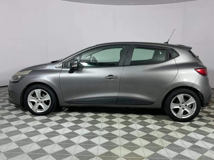 Used 2013 Renault Clio 66kW turbo Expression - WeBuyCars Brackenfell Cape Town Used 2013 Renault Clio 66kW turbo Expression - WeBuyCars Brackenfell Cape Town