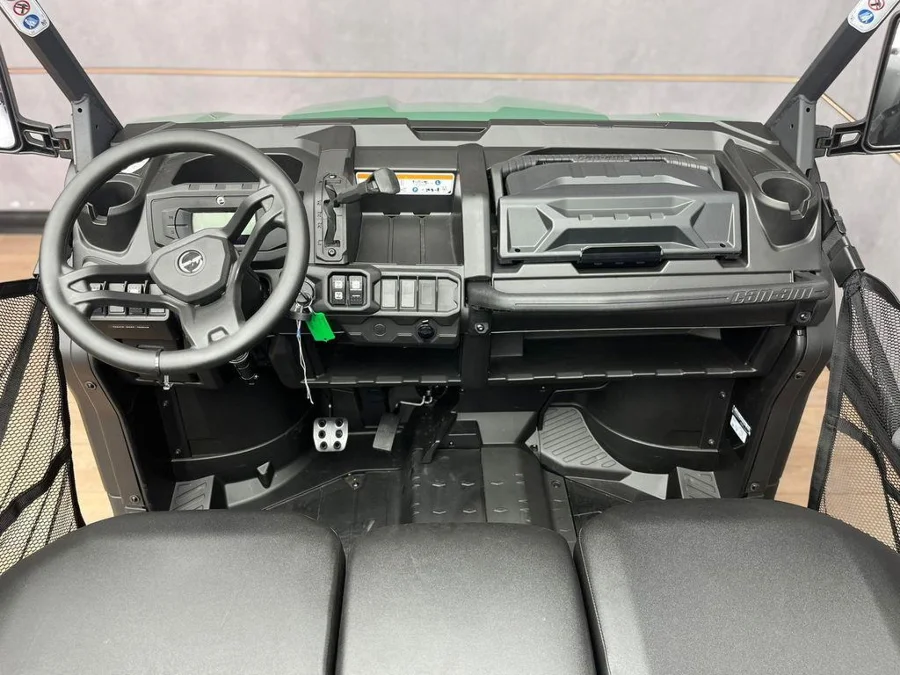 New 2026 Can-Am TRAXTER MAX DPS HD9 COMPASS GREEN - UB Leisure