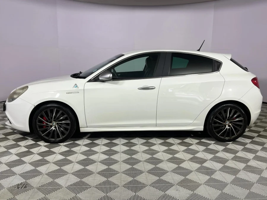 Used 2014 Alfa Romeo Giulietta 1750TBi Quadrifoglio Verde - WeBuyCars Durban Used 2014 Alfa Romeo Giulietta 1750TBi Quadrifoglio Verde - WeBuyCars Durban