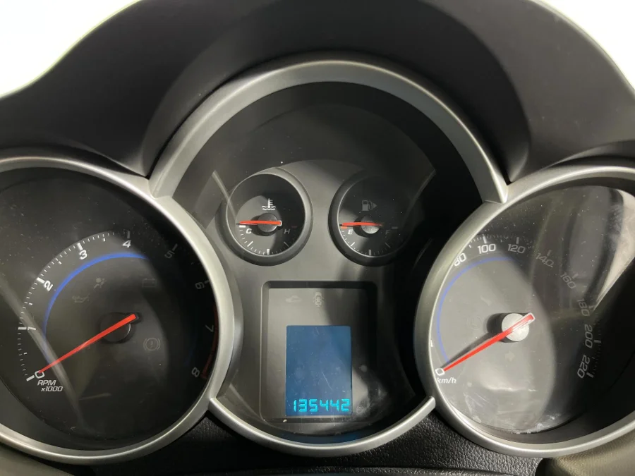 Used 2017 Chevrolet Cruze sedan 1.6 L - WeBuyCars The Dome Used 2017 Chevrolet Cruze sedan 1.6 L - WeBuyCars The Dome