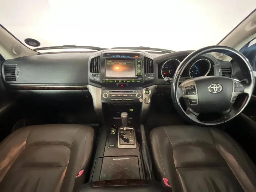 Used 2009 Toyota Land Cruiser 200 4.5D-4D VX - WeBuyCars Midstream
