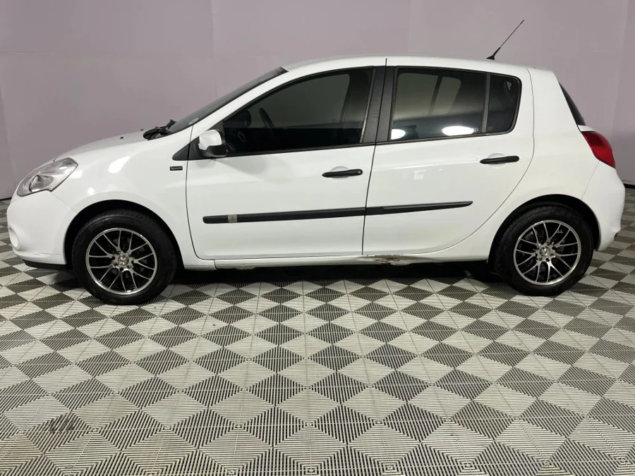Used 2012 Renault Clio 1.6 Yahoo! Plus - WeBuyCars Midstream Used 2012 Renault Clio 1.6 Yahoo! Plus - WeBuyCars Midstream