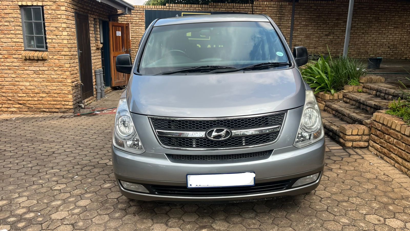 Used 2015 Hyundai H-1 2.5VGTi bus Elite