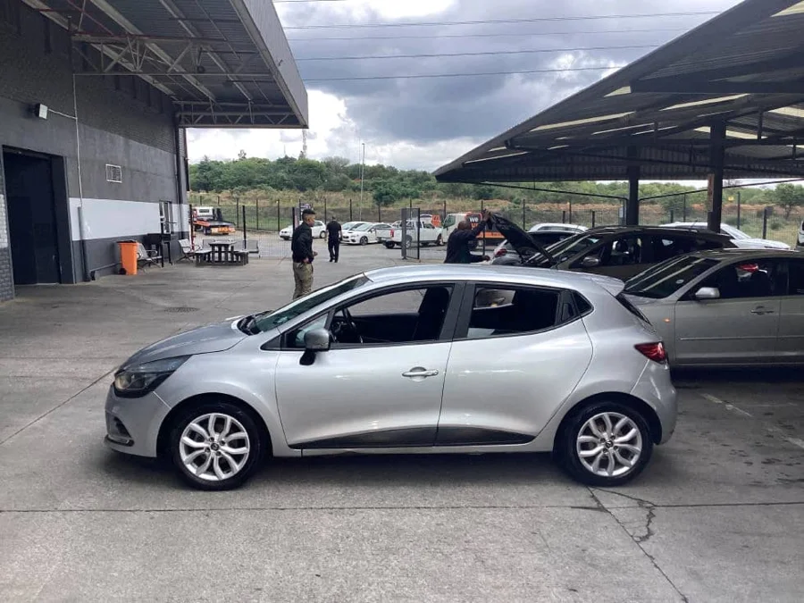 Used 2018 Renault Clio 88kW turbo Expression auto - Khensani Imports And Exports Used 2018 Renault Clio 88kW turbo Expression auto - Khensani Imports And Exports