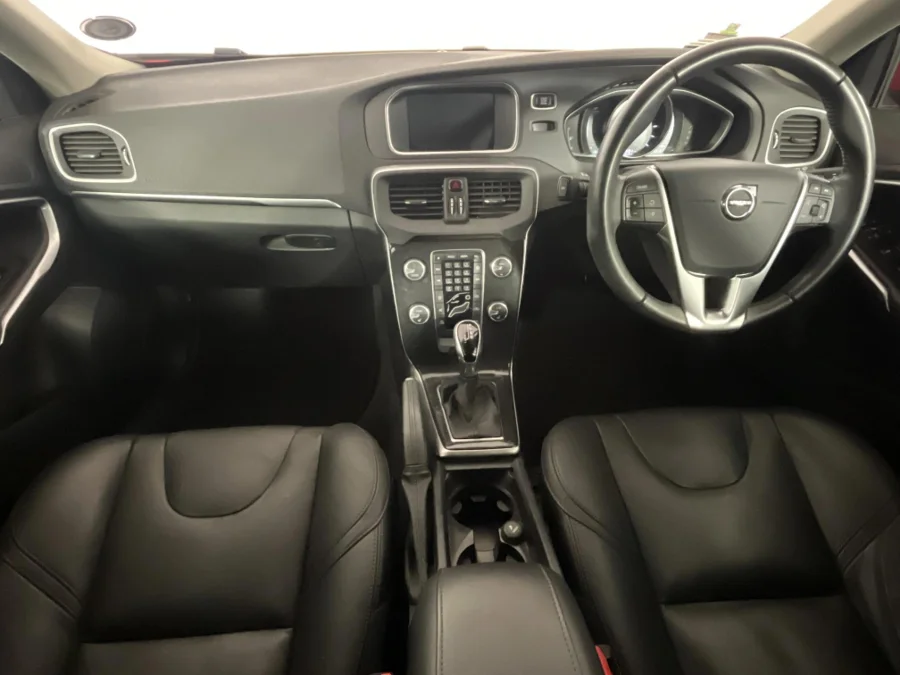 Used 2020 Volvo V40 D3 Momentum - WeBuyCars Midstream Used 2020 Volvo V40 D3 Momentum - WeBuyCars Midstream